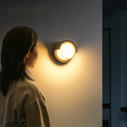 Nástěnná LED lampa IP65 s teplým světlem