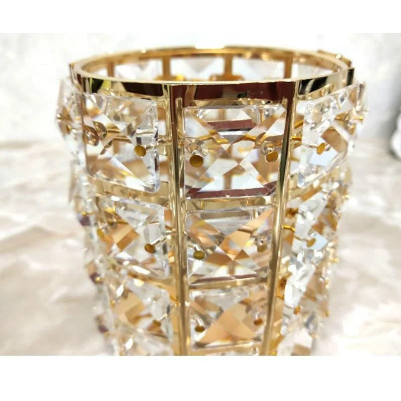 Beaded brush holder