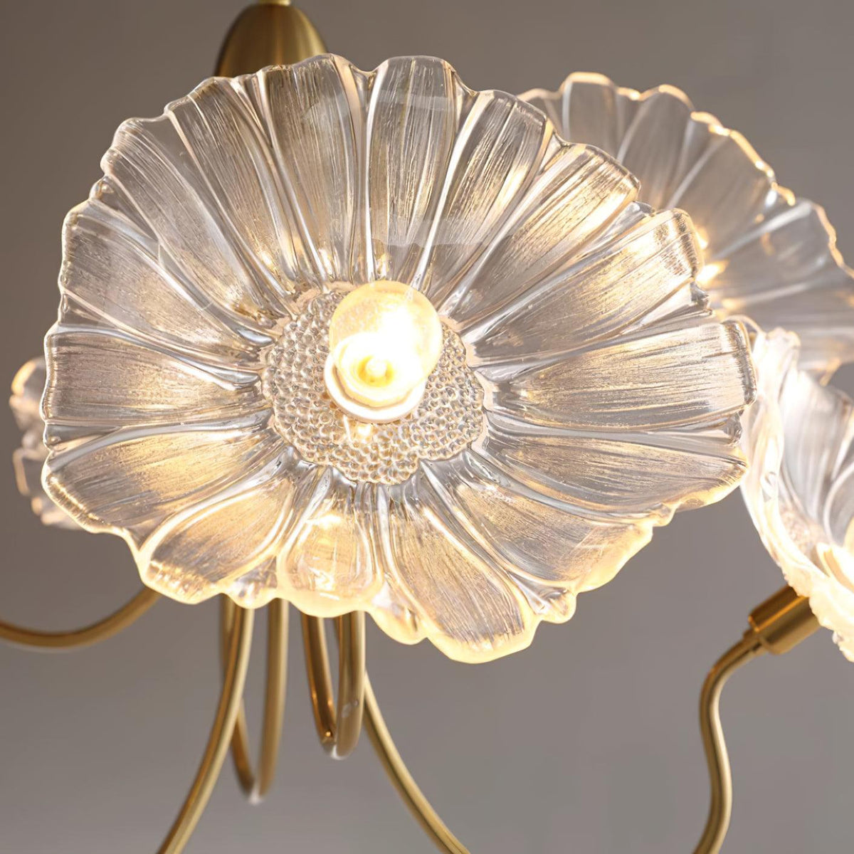 Chandelier with leaf-shaped shades