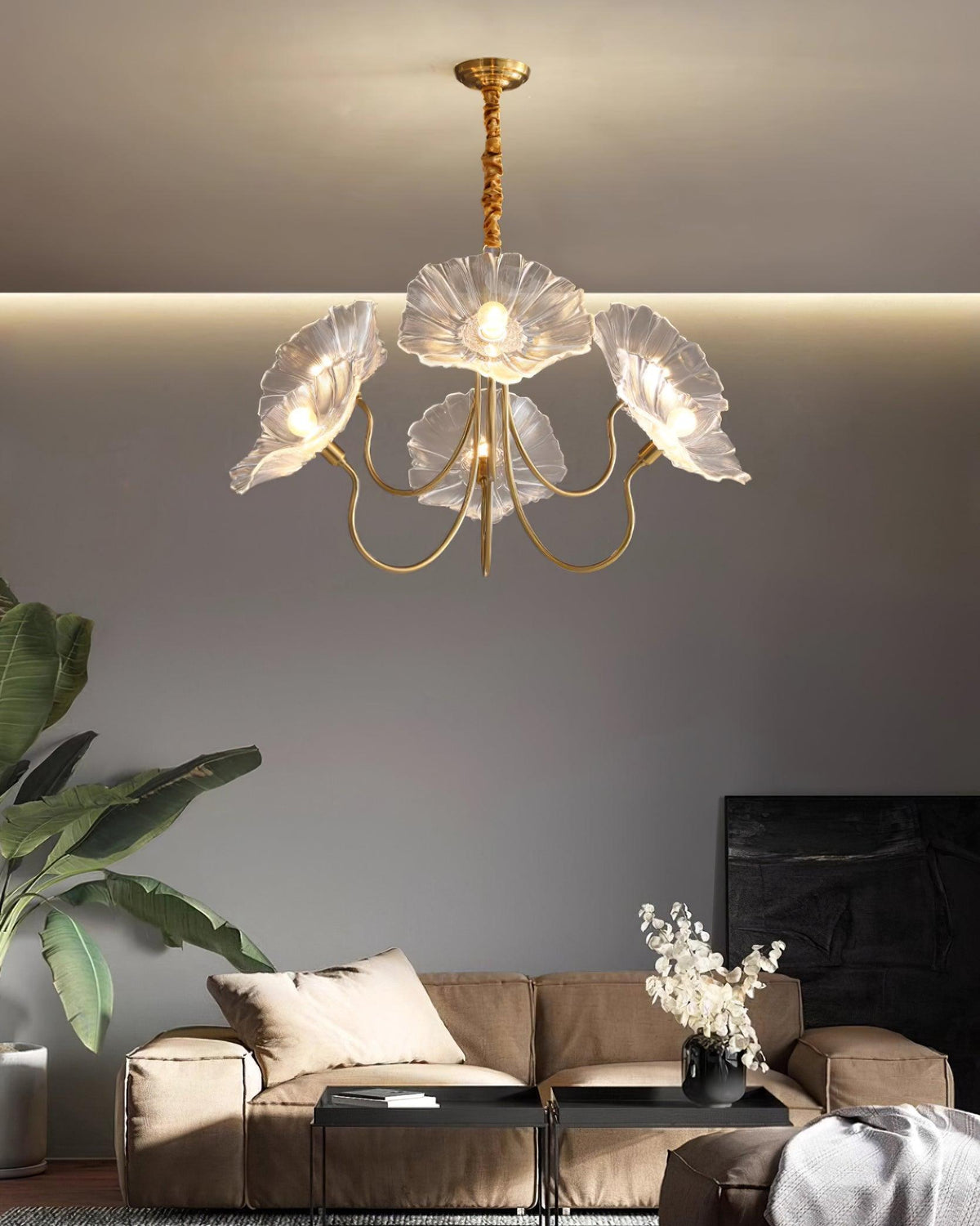 Chandelier with leaf-shaped shades