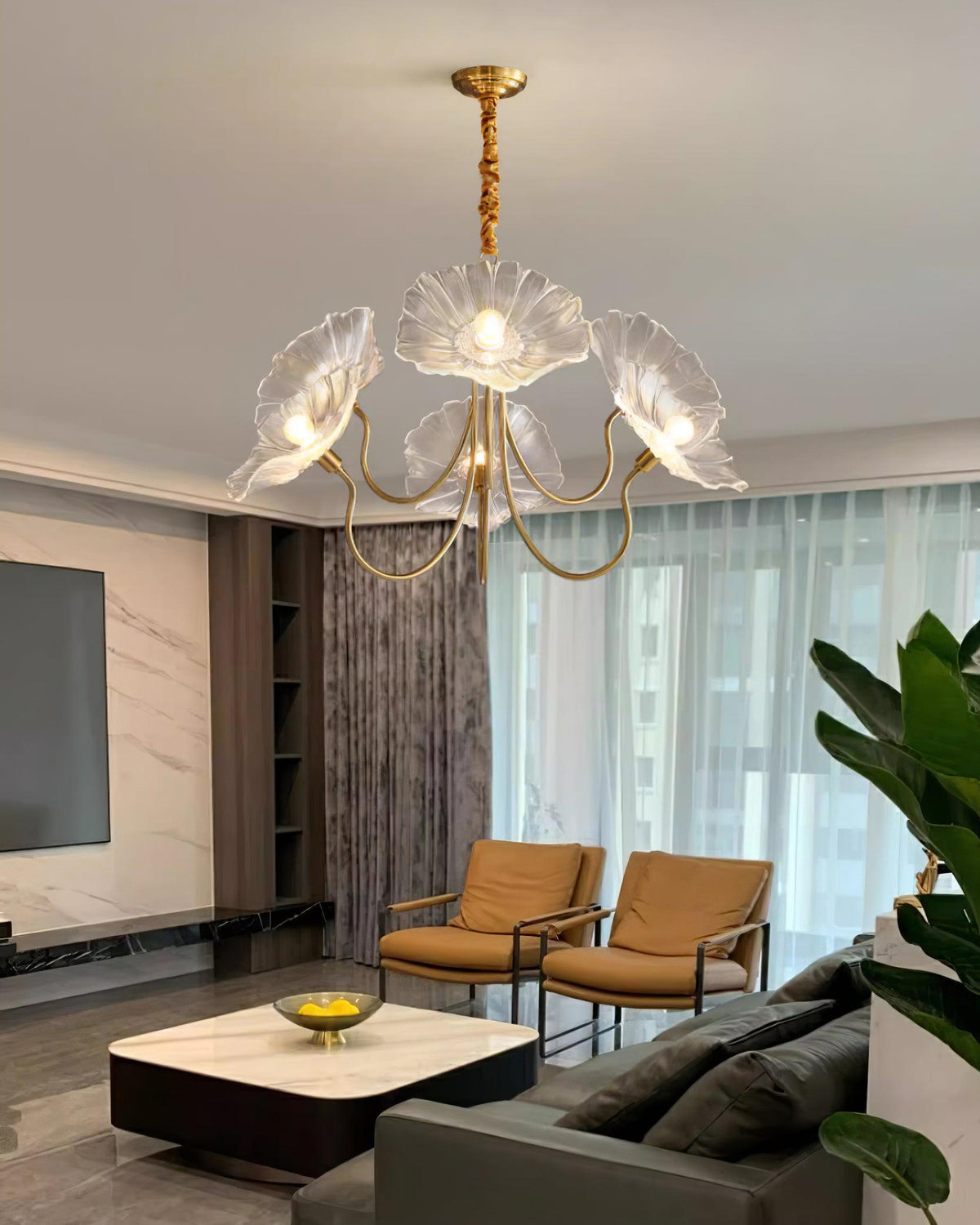 Chandelier with leaf-shaped shades
