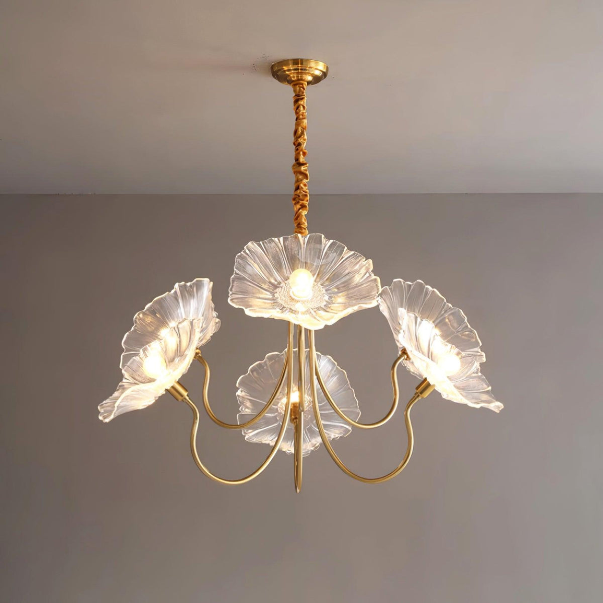 Chandelier with leaf-shaped shades