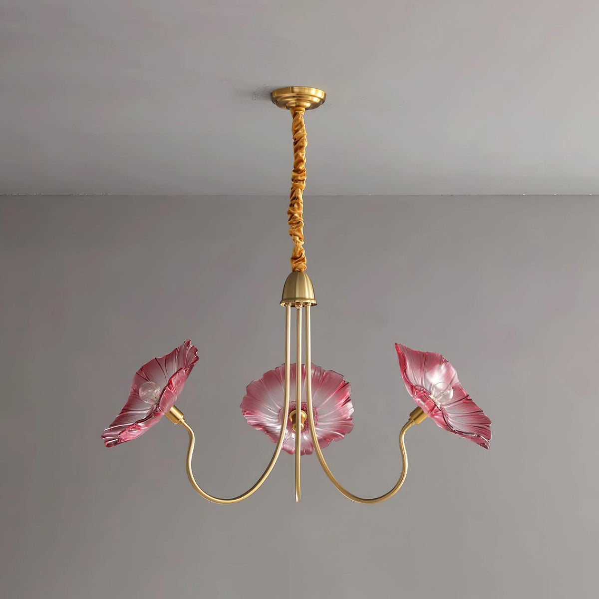 Chandelier with leaf-shaped shades