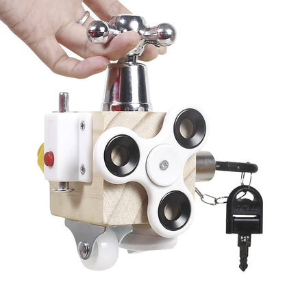 Cube sensoriel Montessori