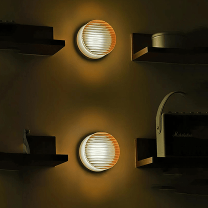 Nástěnná LED lampa s matným difuzorem