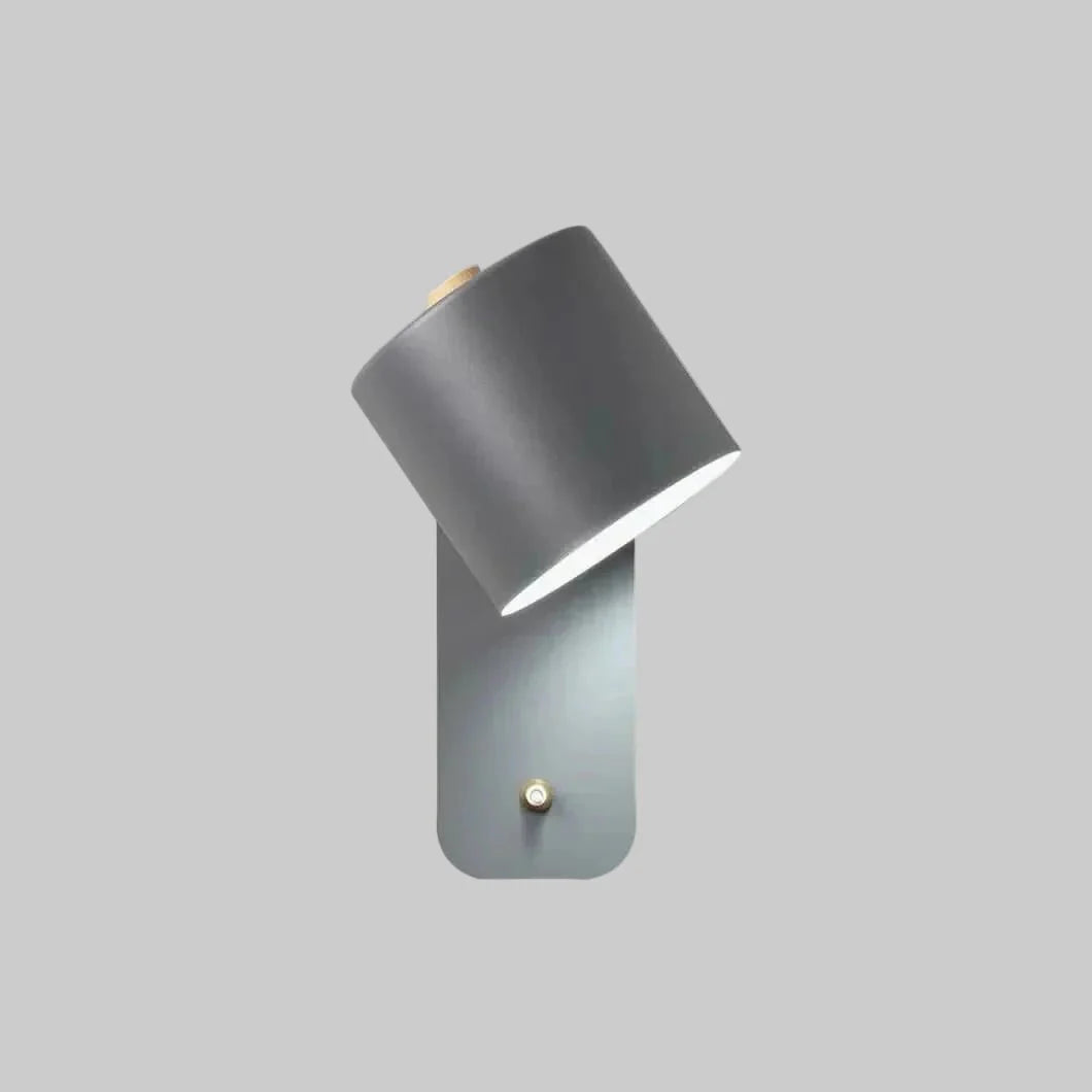 Lampa ścienna z wtyczką