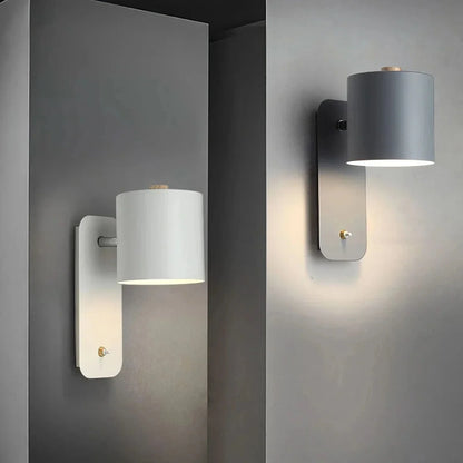Lampa ścienna z wtyczką