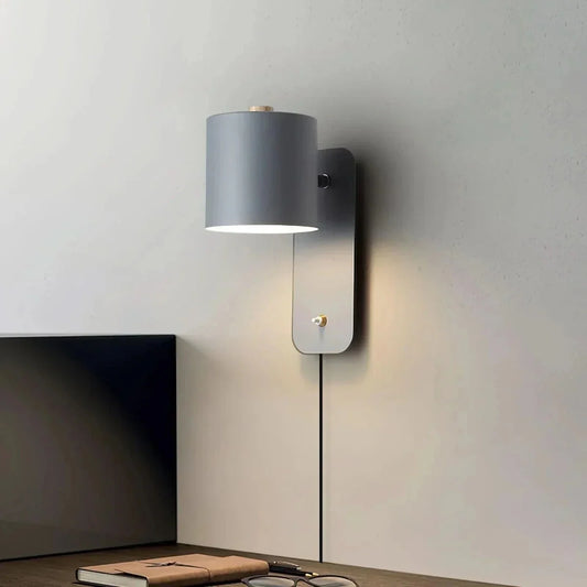 Nástěnná lampa se zástrčkou