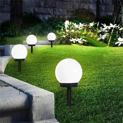 Solární zahradní lampa se soumrakovým senzorem
