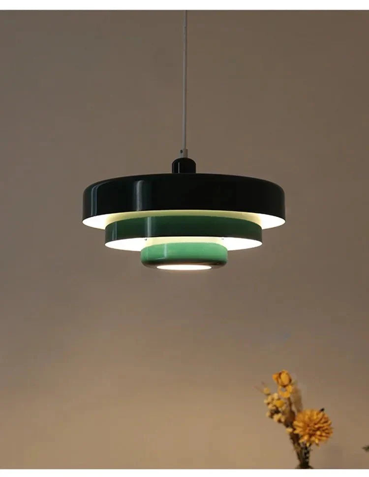 Lampa wisząca z trzystopniowym kloszem