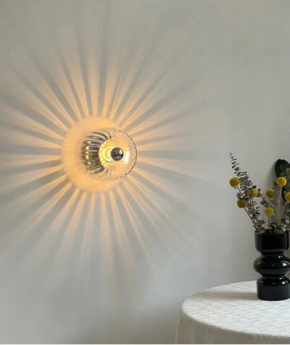Applique en verre avec boîtier métallique