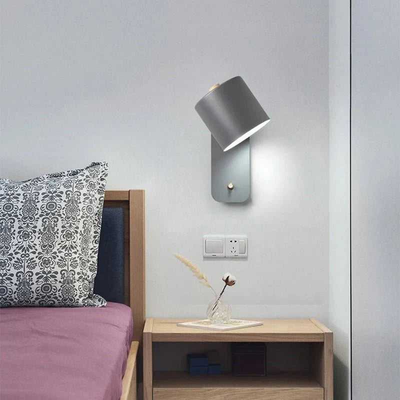 Lampa ścienna z wtyczką