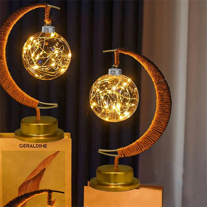 LED lampa ve tvaru měsíce