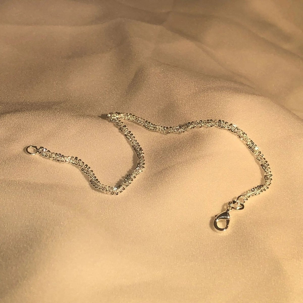 Adjustable silver bracelet