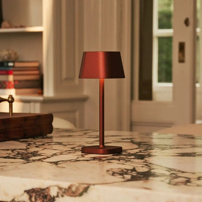 LED stolní lampa s nabíjením přes USB-C