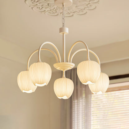 Lustre avec des abat-jour en verre