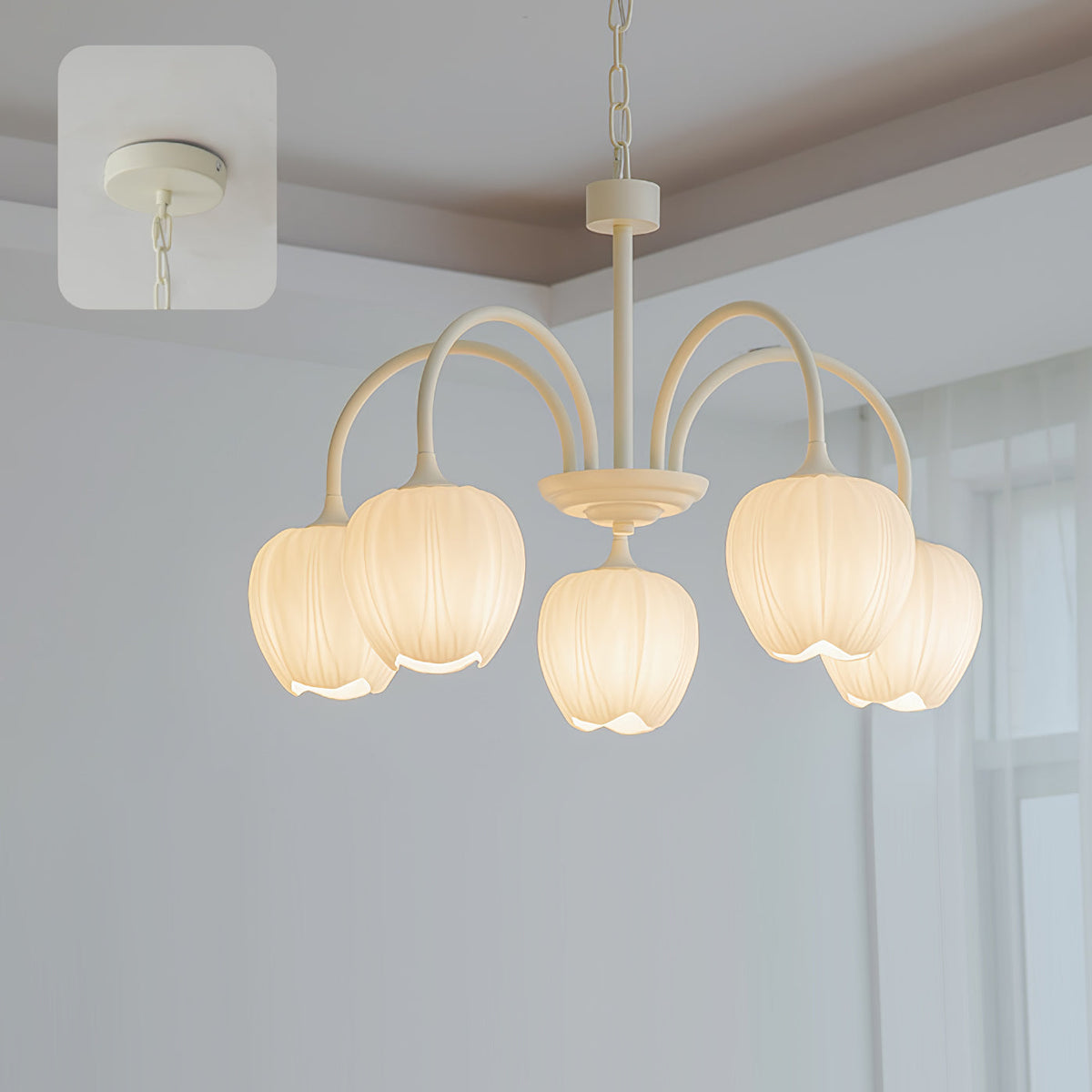 Lustre avec des abat-jour en verre