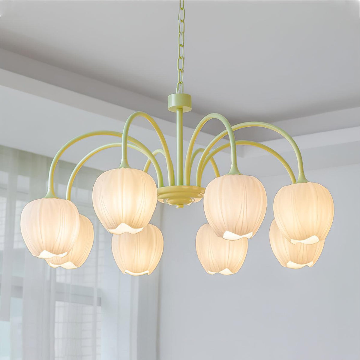 Lustre avec des abat-jour en verre