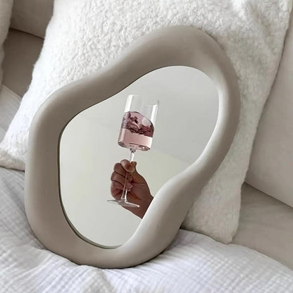 Miroir cosmétique irrégulier