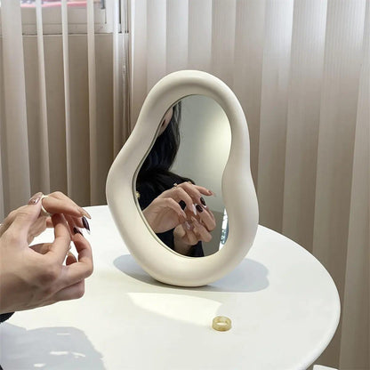 Miroir cosmétique irrégulier