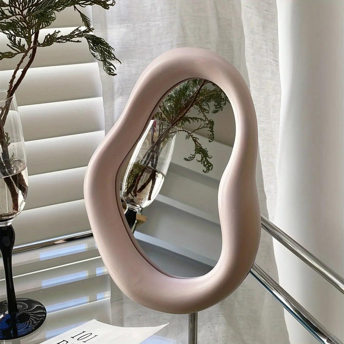 Miroir cosmétique irrégulier