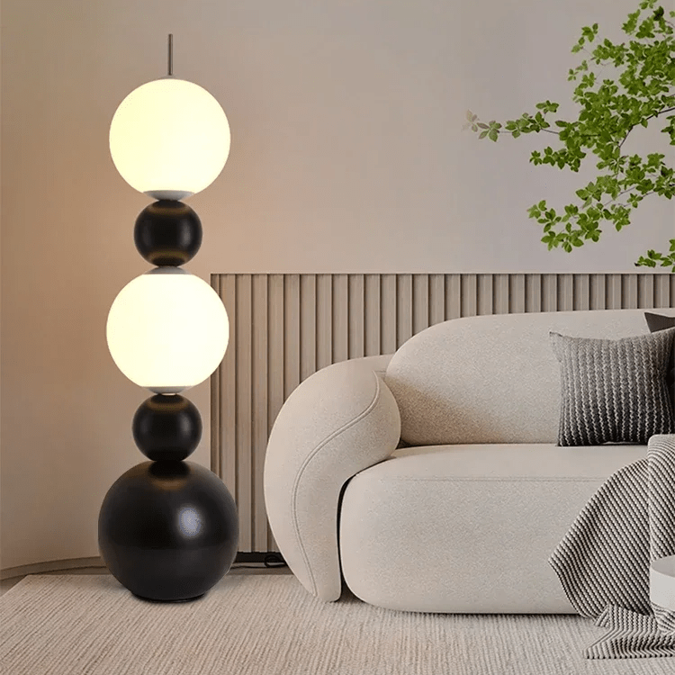 Stojací lampa se třemi světelnými body