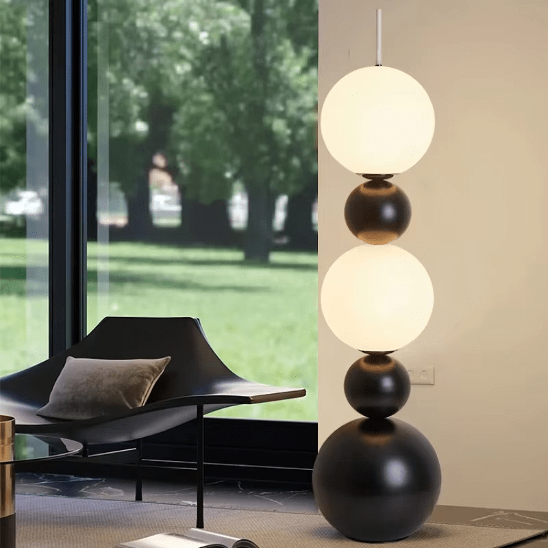 Stojací lampa se třemi světelnými body