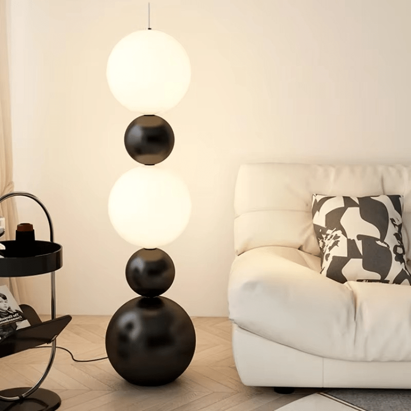 Stojací lampa se třemi světelnými body