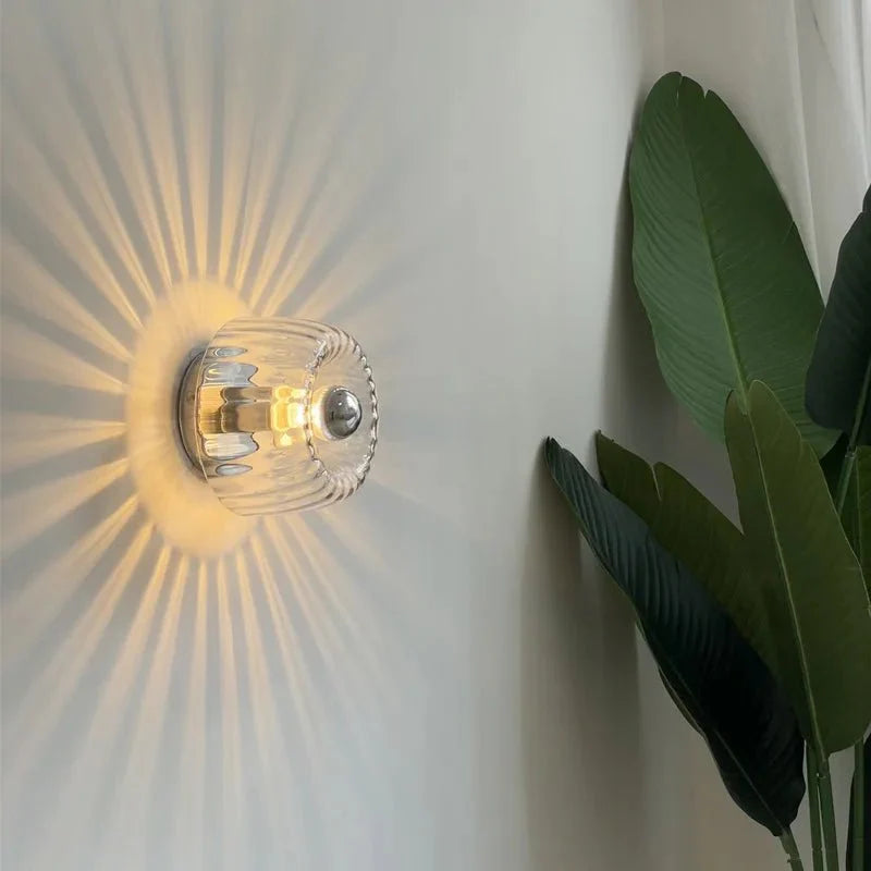 Applique en verre avec boîtier métallique