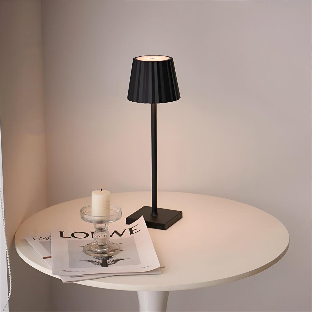 Bezdrátová stolní LED lampa