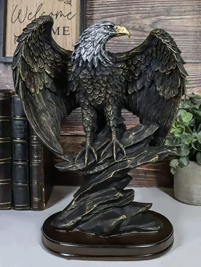 Sculpture d’un aigle en bronze