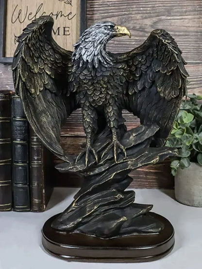 Sculpture d’un aigle en bronze