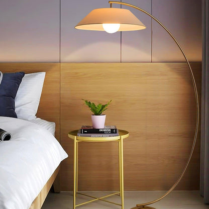 Stojací lampa s látkovým stínidlem