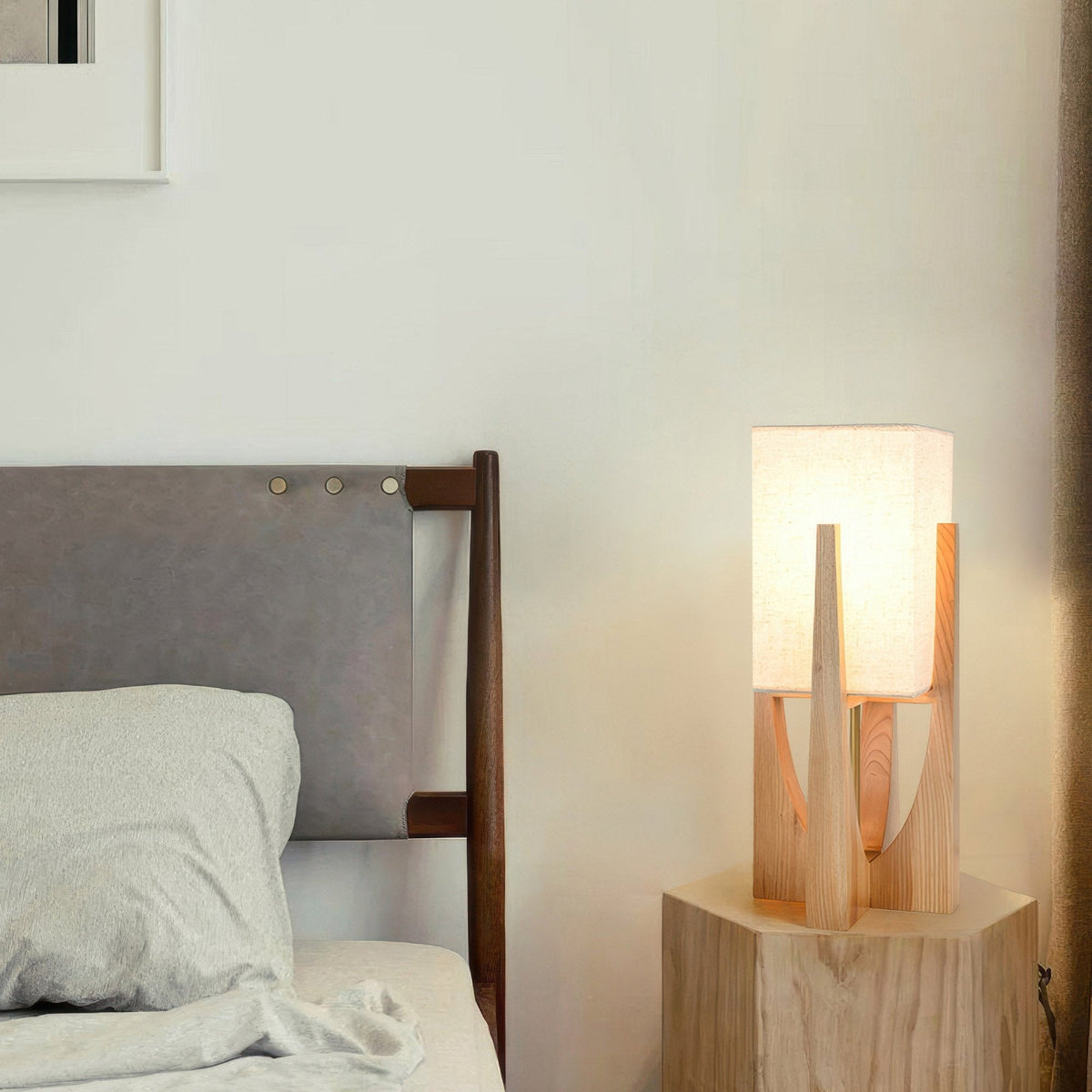 Lampadaire en bois avec abat-jour