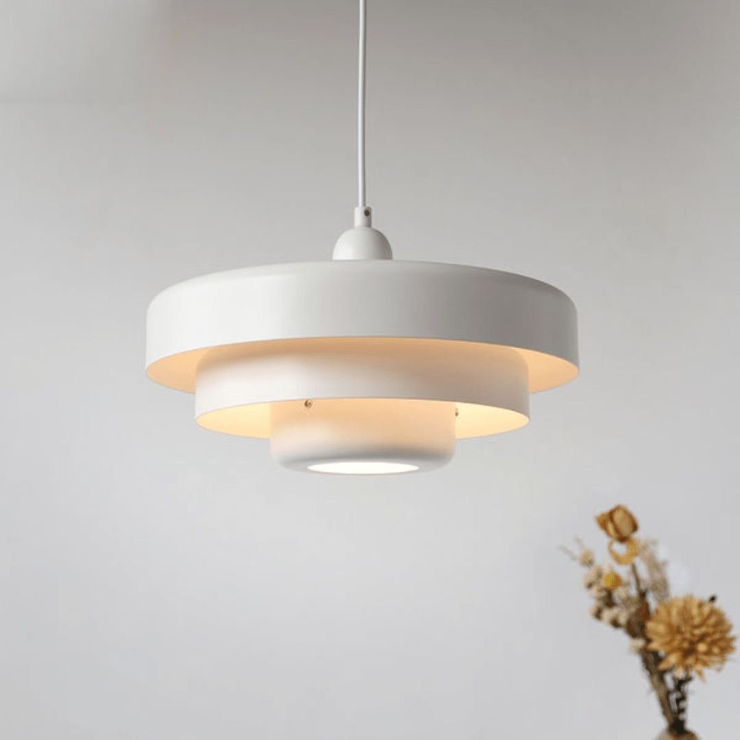Lampa wisząca z trzystopniowym kloszem
