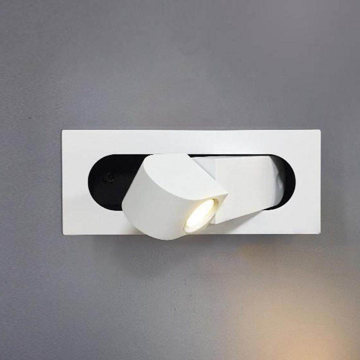 LED nástěnná lampička na čtení