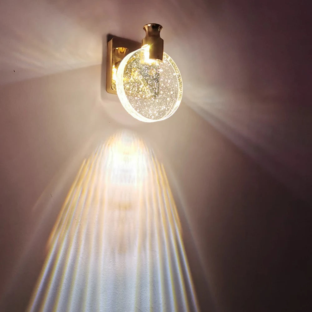 Nástěnné svítidlo se skleněným stínidlem LED