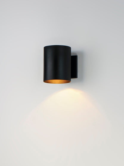 Single-light outdoor wall lamp