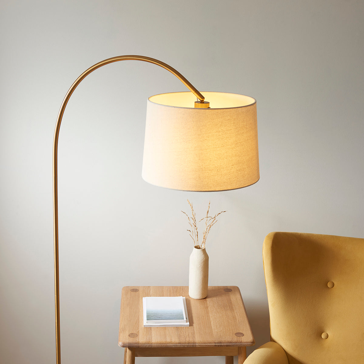 Lampadaire arqué
