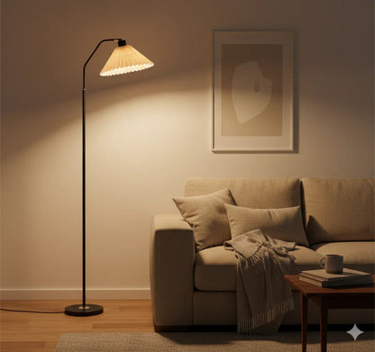 Lampa podłogowa plisowana