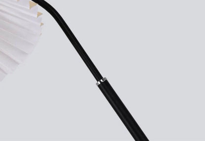 Lampa podłogowa plisowana