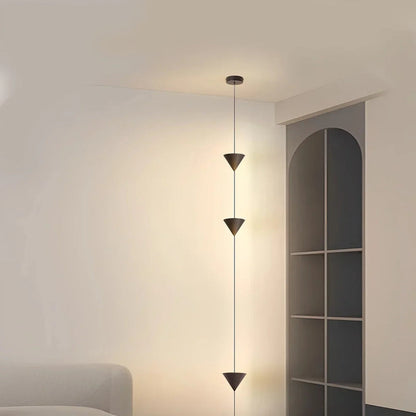 Kuželová stojací lampa