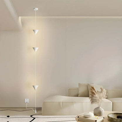 Kuželová stojací lampa