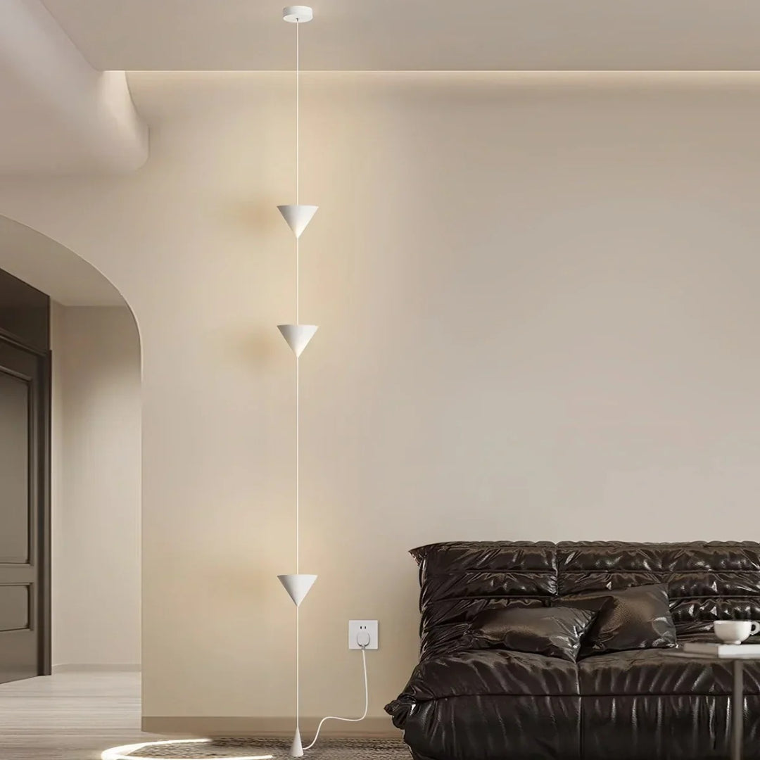 Kuželová stojací lampa