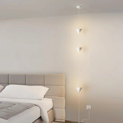 Kuželová stojací lampa
