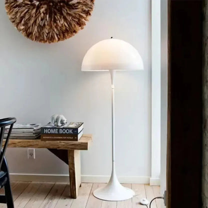 Stojací lampa ve tvaru houby