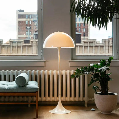 Stojací lampa ve tvaru houby