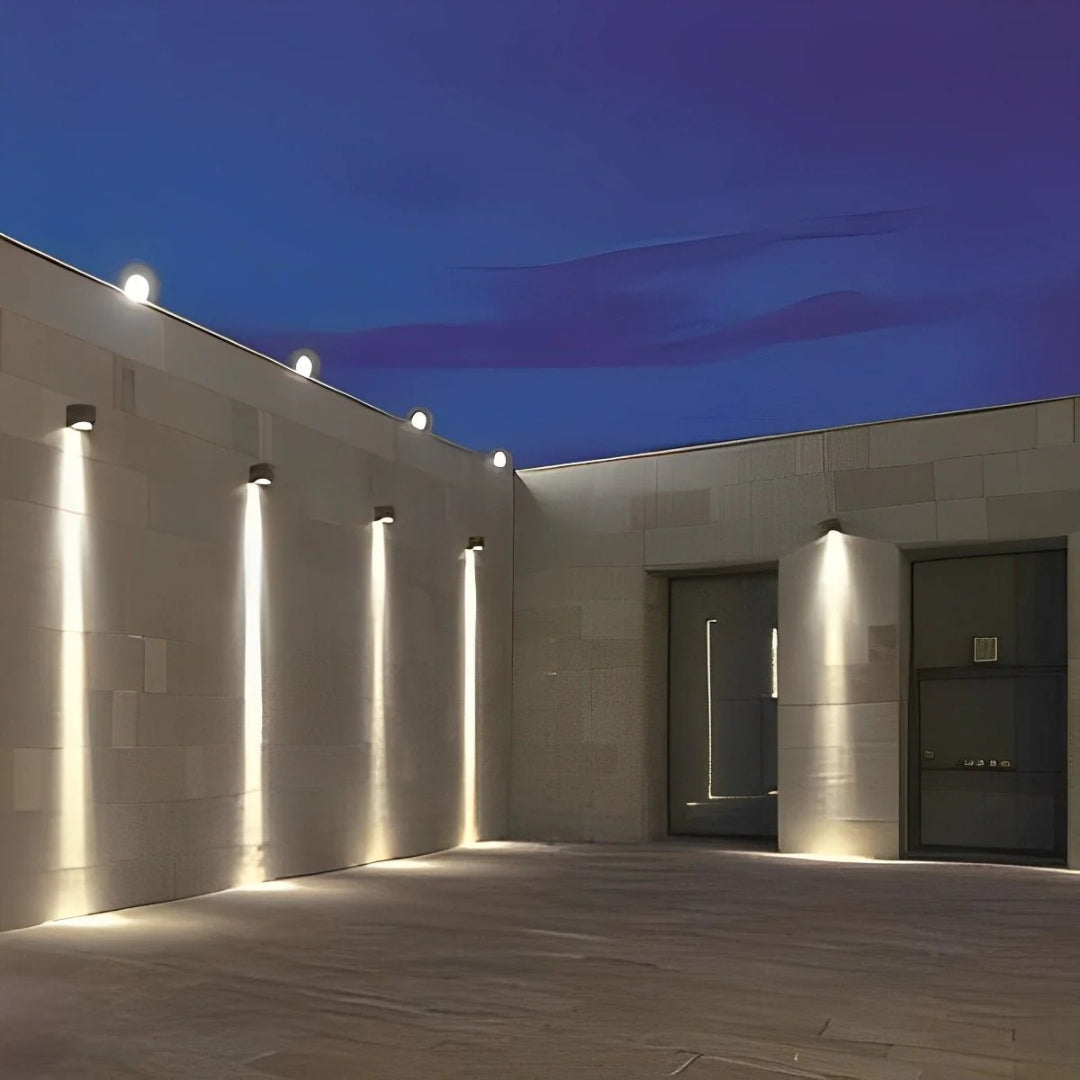 Outdoor LED wall lamp