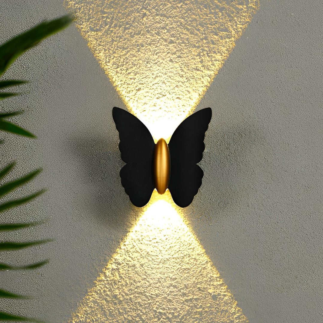 Outdoor LED wall lamp