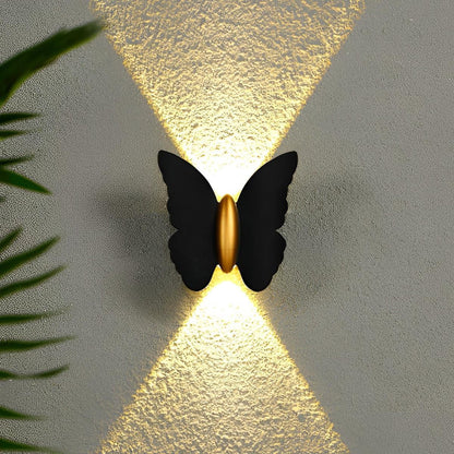 Outdoor LED wall lamp